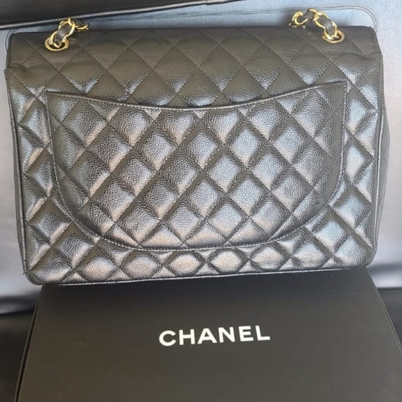 CHANEL 2011 Timeless Maxi Jumbo shoulder bag - Picture 12 of 13